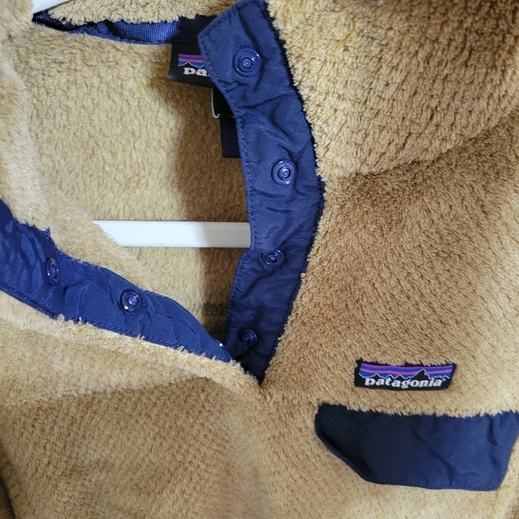 Women’s Patagonia Camel Tan Fleece Pull Over Quarter Neck Button Sweater, Size S - Picture 4 of 7